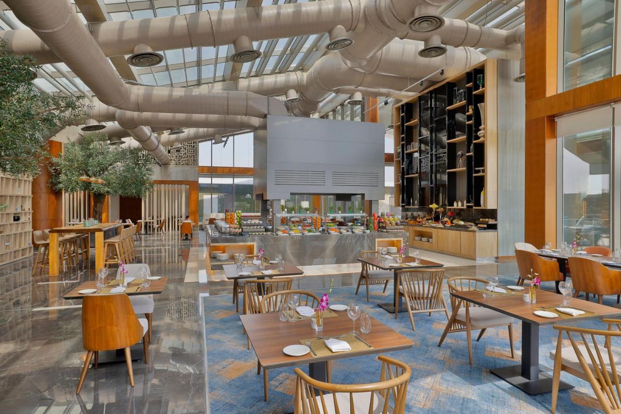 Jeddah Marriott Hotel Madinah Road Εξωτερικό φωτογραφία The Kitchen Table