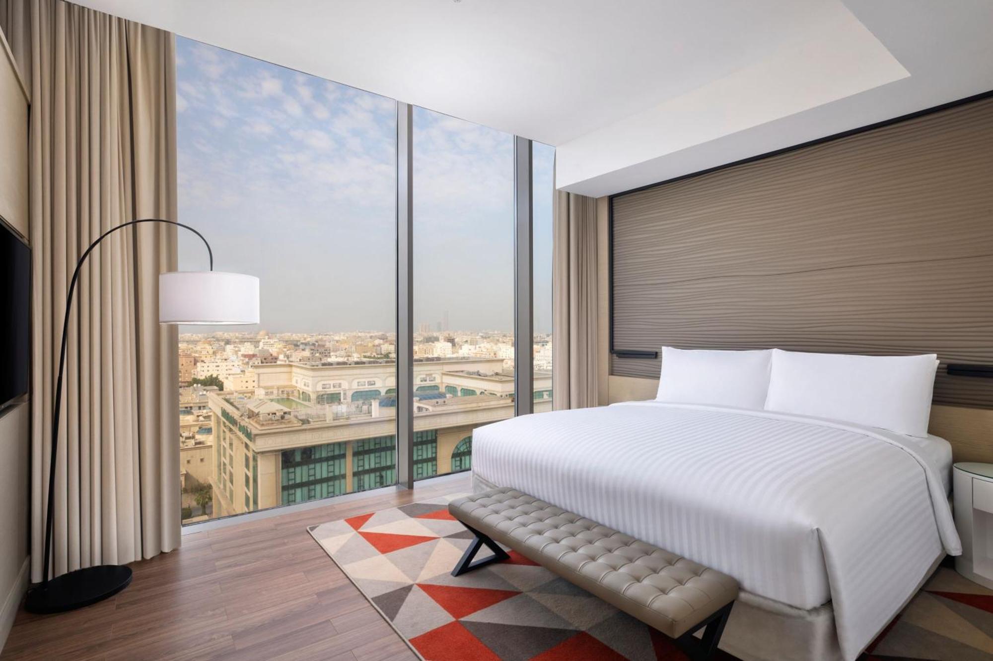 Jeddah Marriott Hotel Madinah Road Εξωτερικό φωτογραφία A bedroom at the hotel