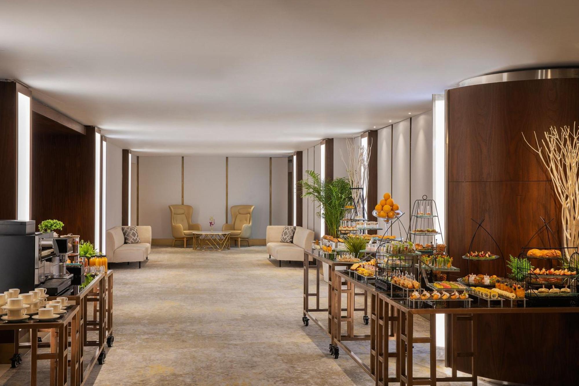 Jeddah Marriott Hotel Madinah Road Εξωτερικό φωτογραφία The Westin Mumbai International Airport