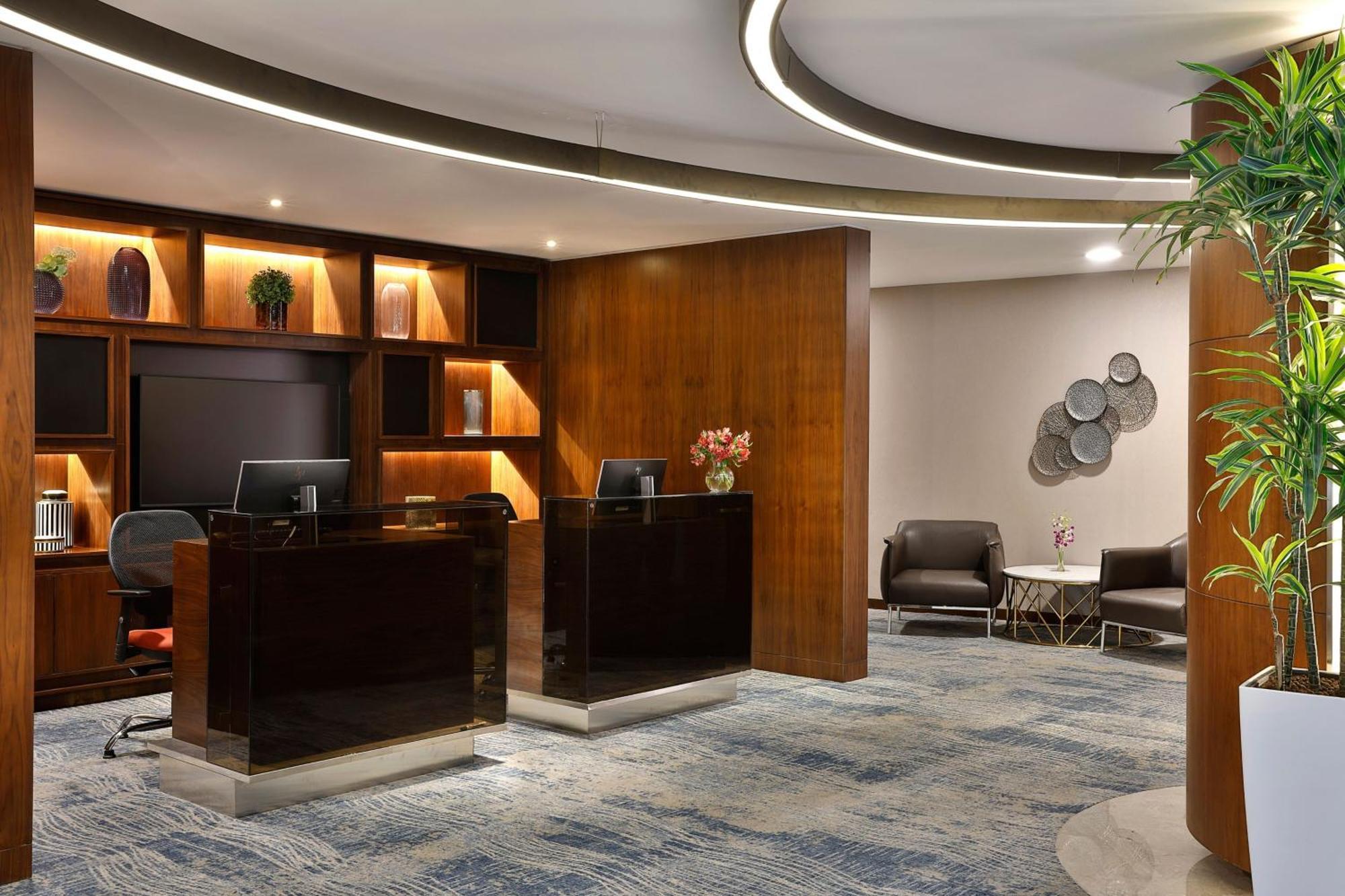 Jeddah Marriott Hotel Madinah Road Εξωτερικό φωτογραφία The interior of the lounge