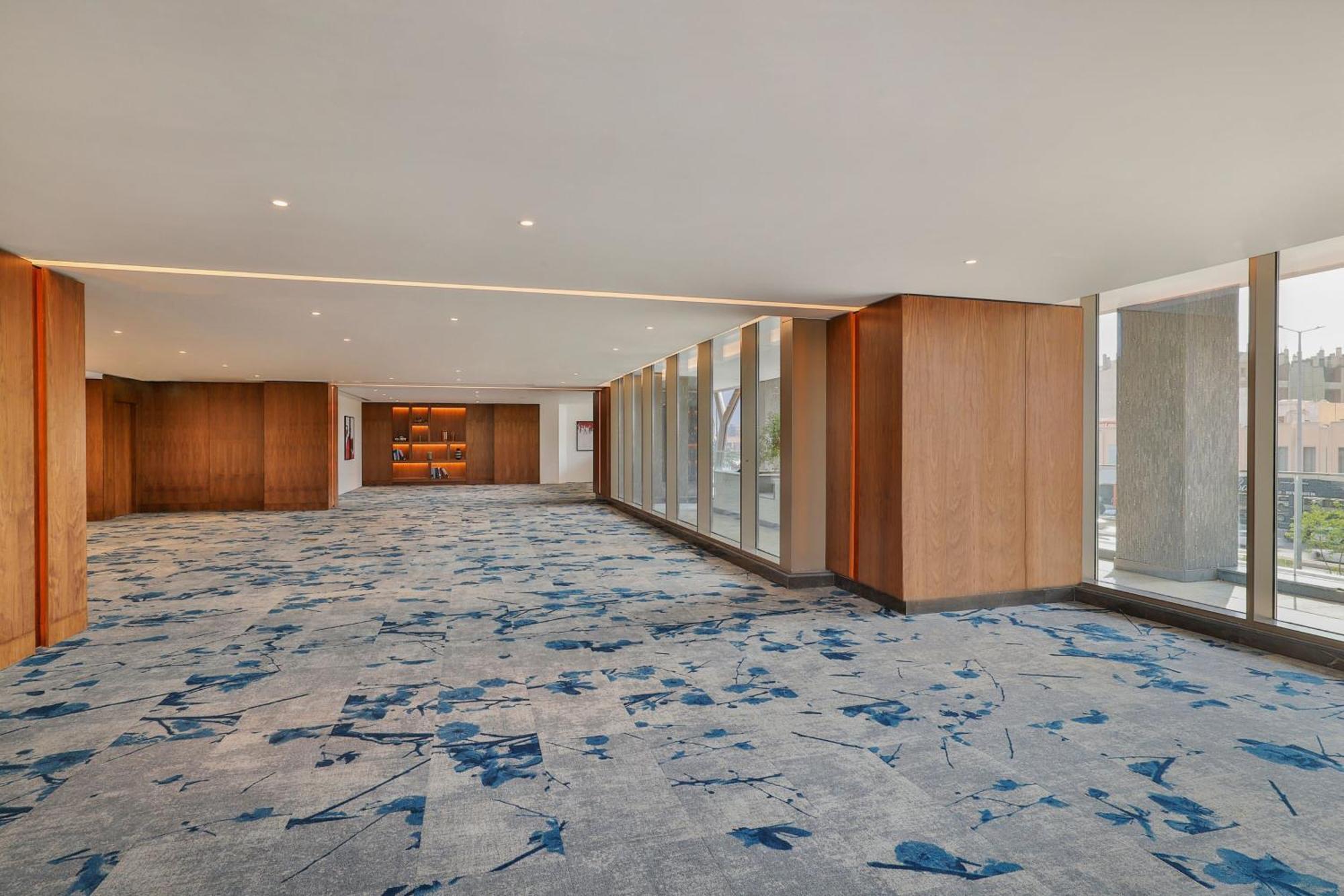 Jeddah Marriott Hotel Madinah Road Εξωτερικό φωτογραφία The interior of the hotel